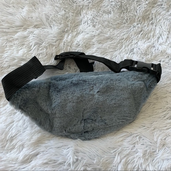 NWT Blue Plush Waist Bag Fluffy Fanny Pack Crossbody Travel Pouch - Picture 9 of 11